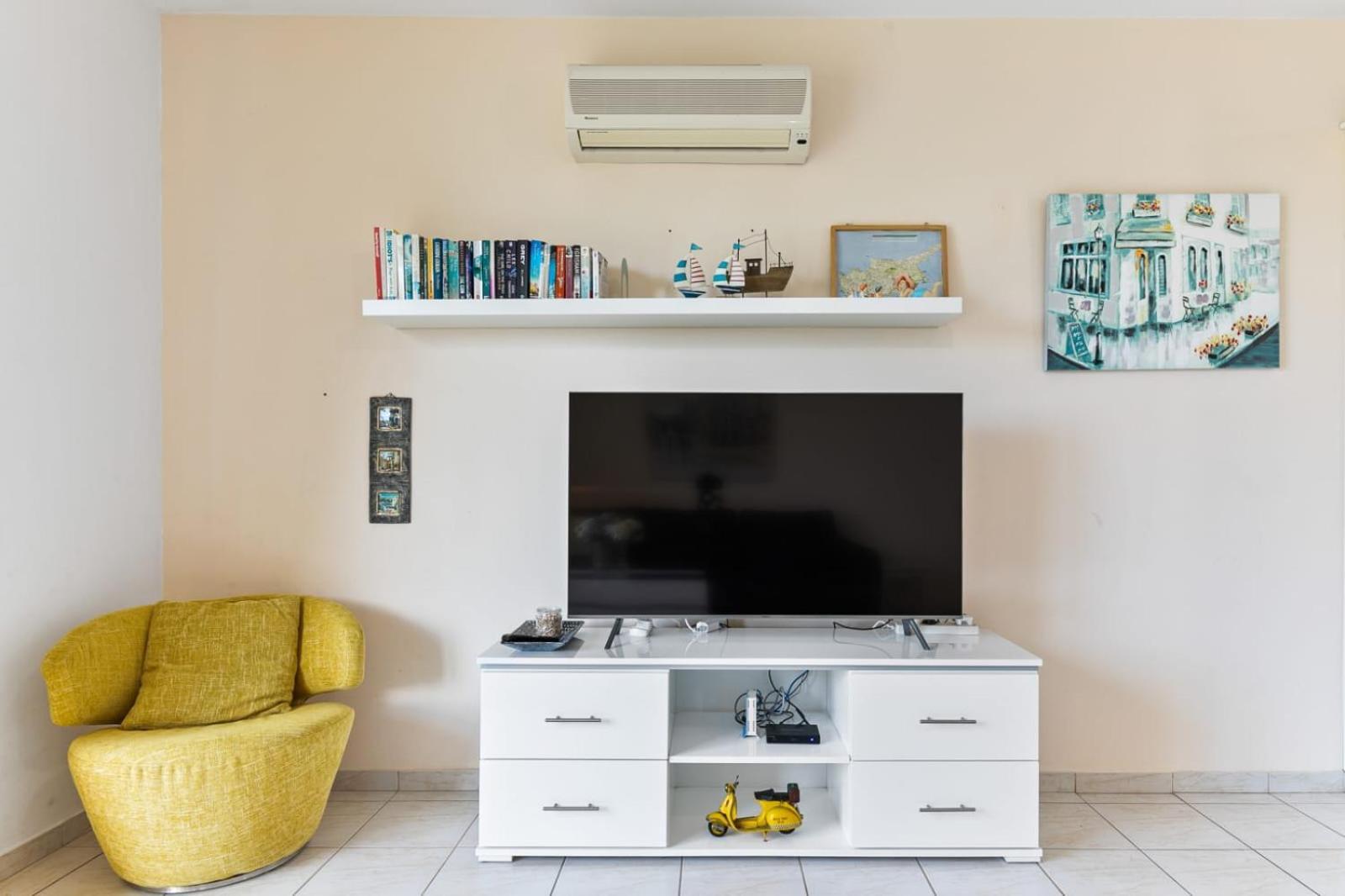 Sunny View - A Stunning Apartment With Private Rooftop Paphos Eksteriør billede